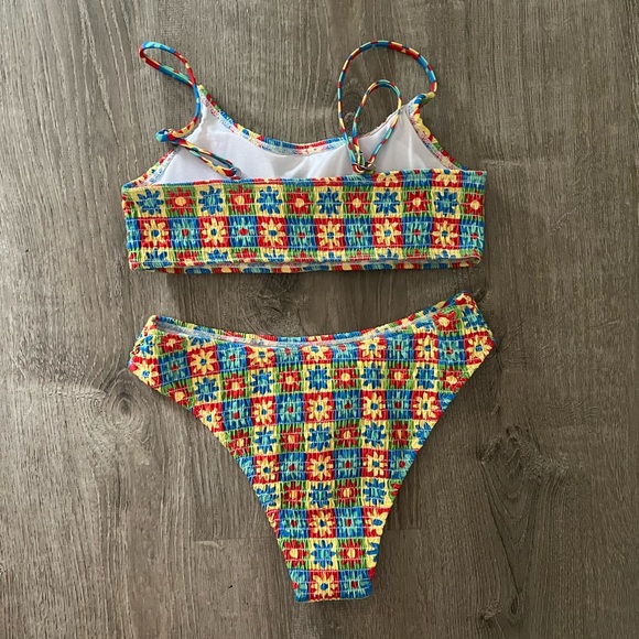 Spring Flowery Bikini - Picture 2 of 4